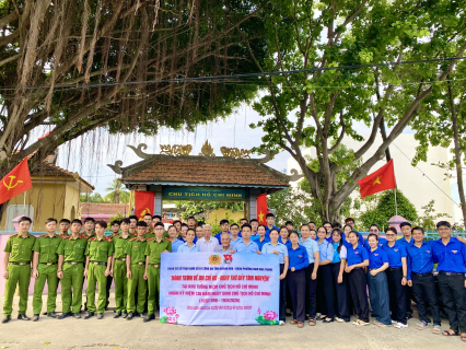Đẩy mạnh việc quét mã QR tra cứu thủ tục hành chính